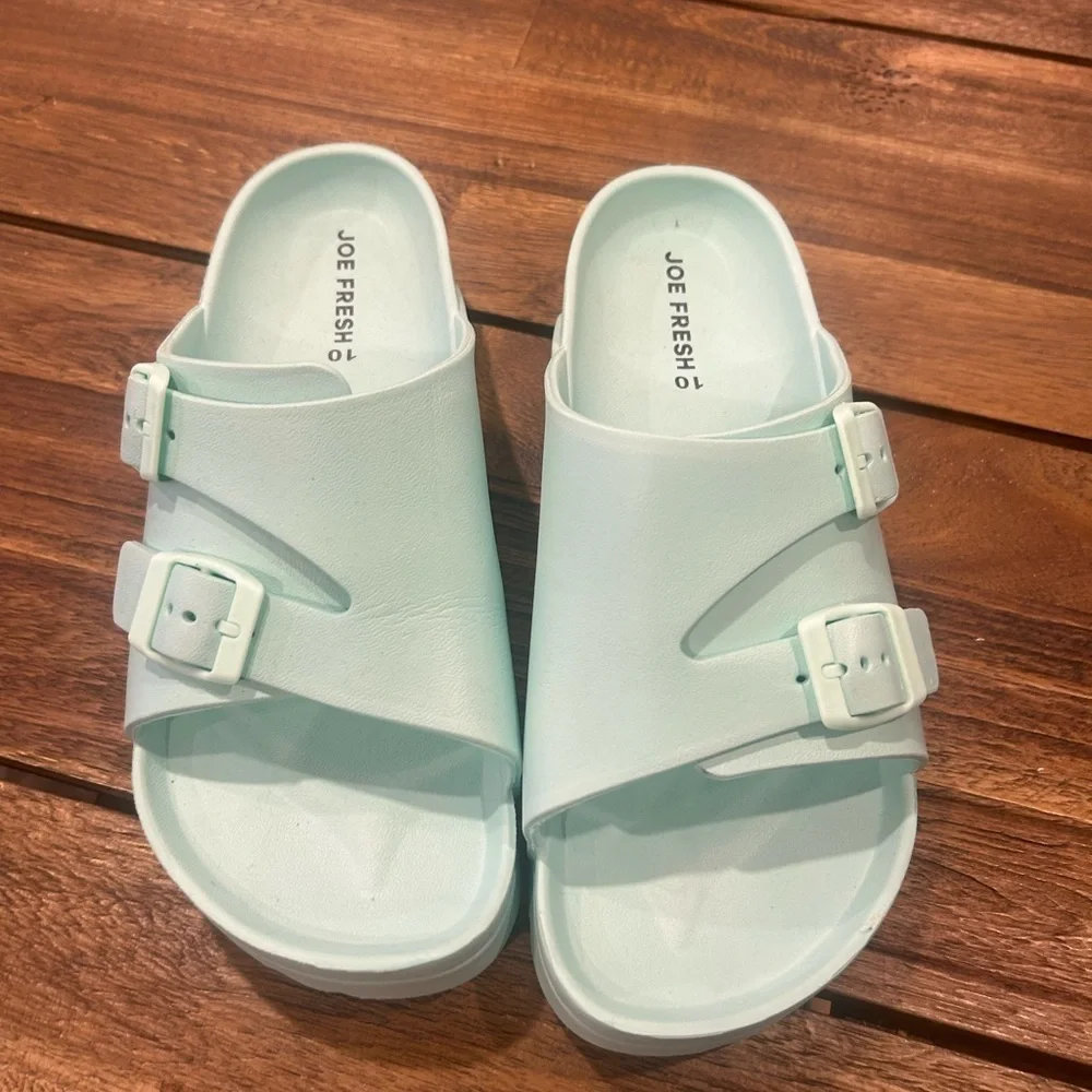 Woman’s double buckle turquoise slides. Size 10. Slight platform. - Picture 7 of 9